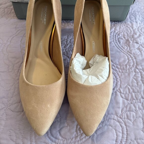 8M Blush Suede Rockport Total Motion Valerie Luxe Pump with Gold Detail - Picture 1 of 5